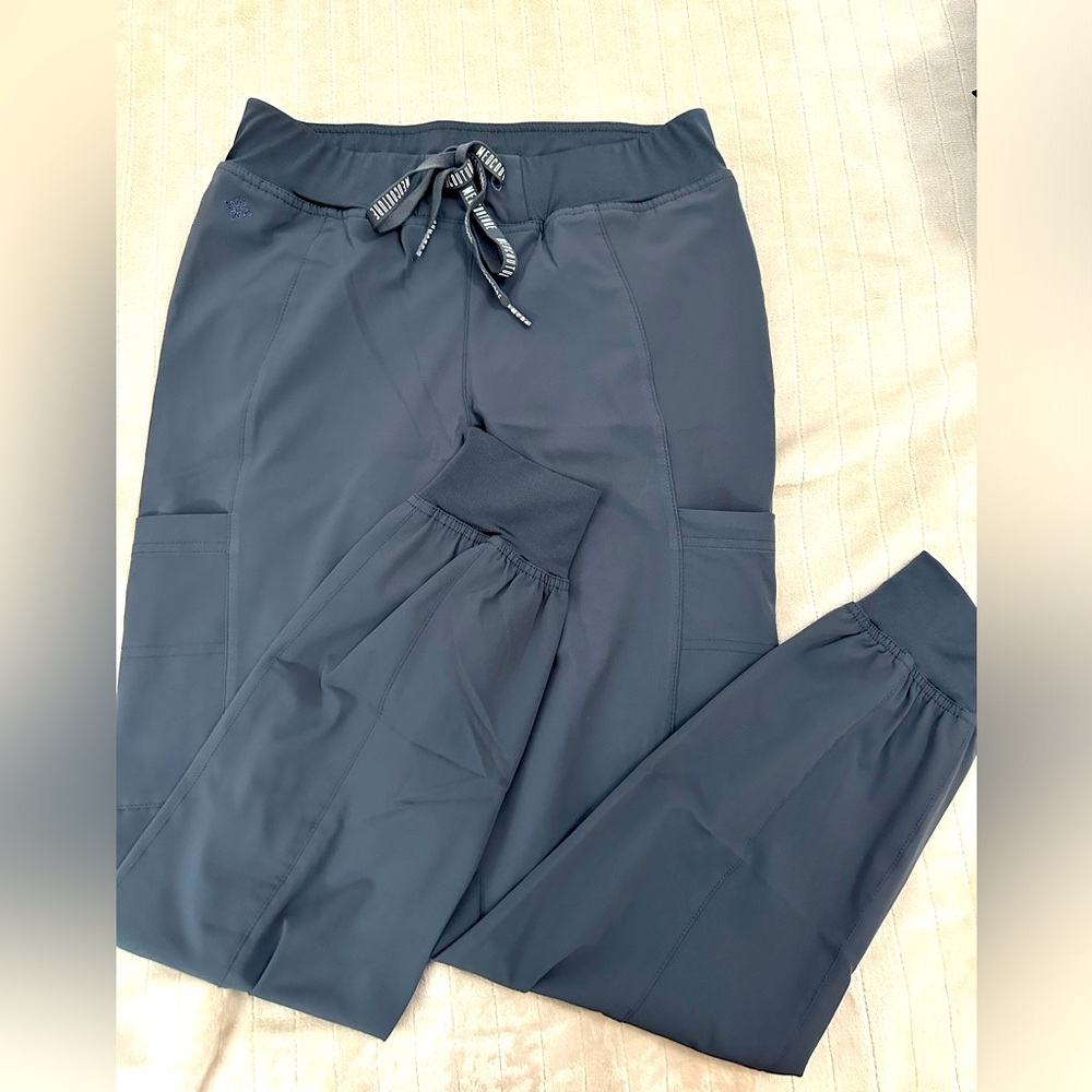 Medicare Women’s Scrub Jogger Pants BNWOT Size Small